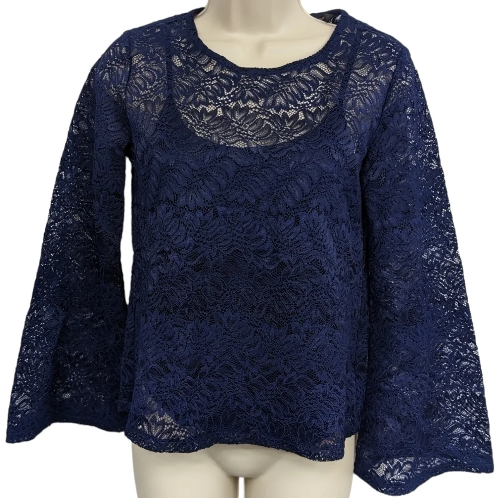 Banana Republic NWT Lace Bell Sleeve Top Sz XS Petite